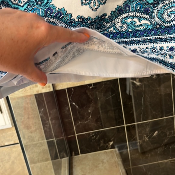 Talbots top, size 4, NWOT, never worn. - Picture 4 of 8